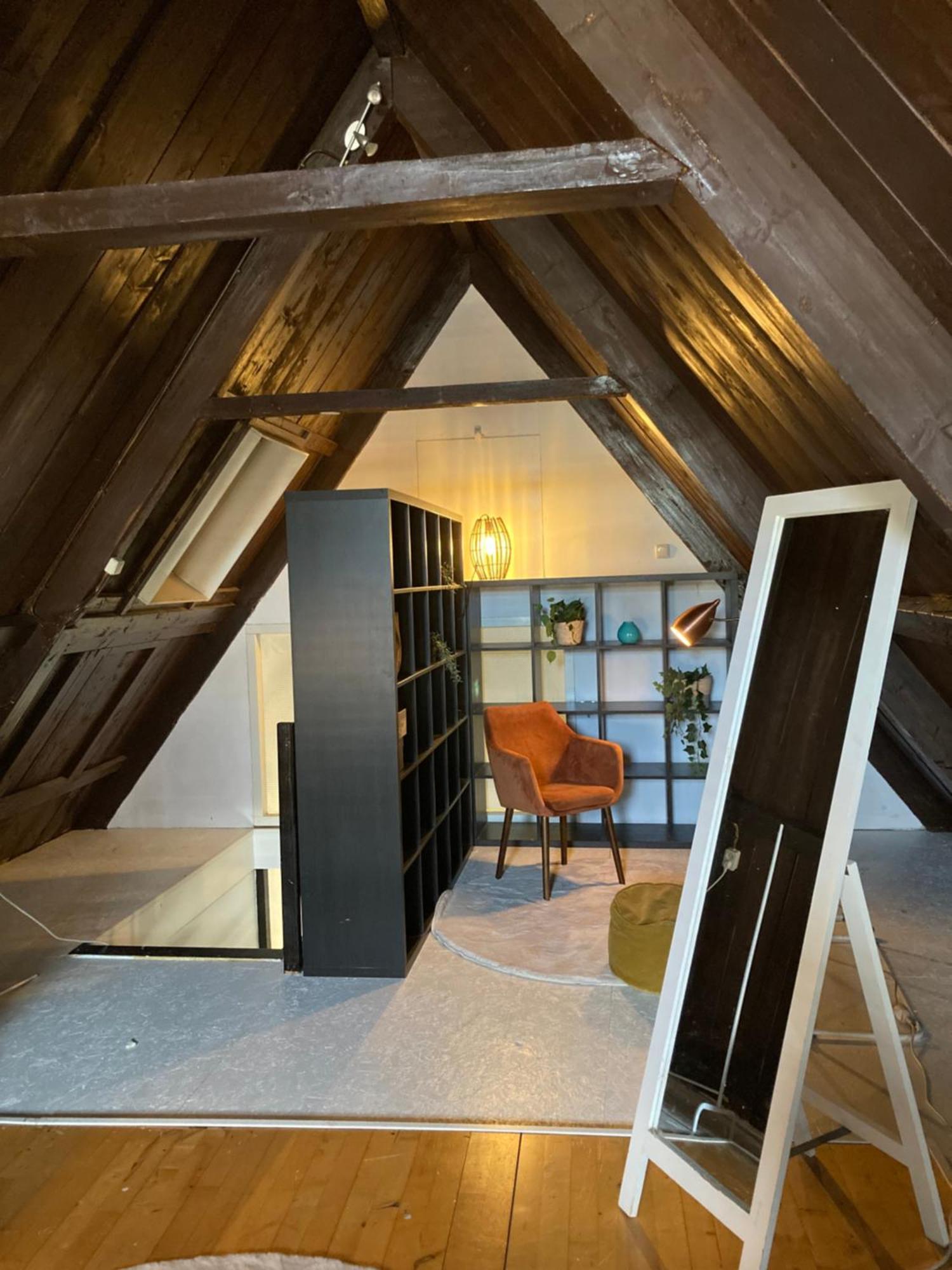 Elegant Appartement In Pakhuis Friesland Centrum Leeuwarden Ruang foto